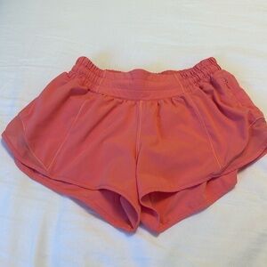 lululemon hotty hots 2.5 inch low rise